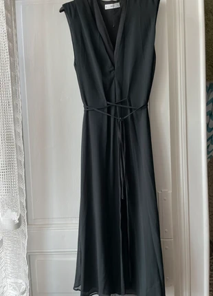 Robe noire longue Mango #robelongue #mango, marke: Mango, zustand: Neu, größe: M / 38 / 10, 35,00 €, 37,45 € inklusive Vinted-Käuferschutz