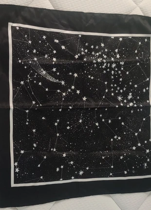 Foulard Jennyfer étoiles, marque: Jennyfer, état: Très bon état, 1,50 €, 2,28 € Protection acheteurs incluse