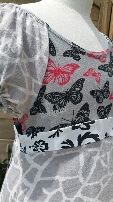 Desigual petite robe papillons floral 6/8 ans 4