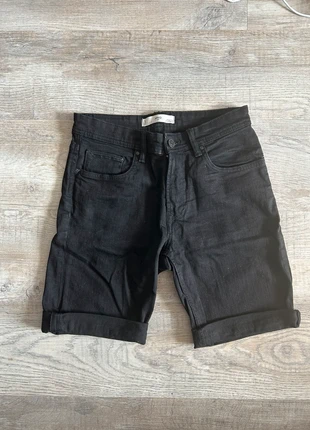 Mango black denim shorts, marque: Mango, état: Très bon état, taille: W30 | FR 40, 4,00 €, 4,90 € Protection acheteurs incluse