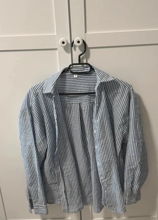 Leichtes blau-weiß gestreiftes Hemd – Größe S, marque: Shein, état: Très bon état, taille: S / 36 / 8, 4,00 €, 4,90 € Protection acheteurs incluse