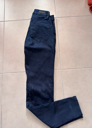 Jeans tommy Hilfiger femme taille haute taille 34, brand: Tommy Hilfiger, condition: Very good, size: XS / 34 / 6, €15.00, €16.45 includes Buyer Protection