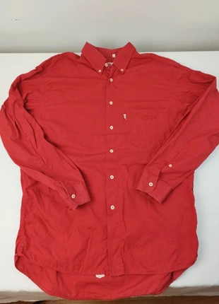 Chemise manche longue rouge Levi’s logo brodé – taille L – made in Italy, marca: Levi Strauss & Co., estado: Bueno, tamaño: L, 15,00 €, 16,45 € Protección al comprador incluida