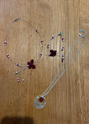 Lot bijoux rouge, condition: Very good, €1.00, €1.75 includes Buyer Protection
