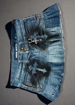 Miss Sixty Y2K Low-Rise Denim Mini Skirt • Gothic Cross Charm • Emo Grunge Vintage Aesthetic, marca: Miss Sixty, estado: Nuevo sin etiquetas, tamaño: XS / 34 / 6, 65,00 €, 68,95 € Protección al comprador incluida