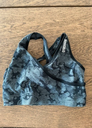 Gymshark sport bh camo, merk: Gymshark, staat: Nieuw zonder prijskaartje, maat: M, € 15,00, € 16,45 inclusief Kopersbescherming