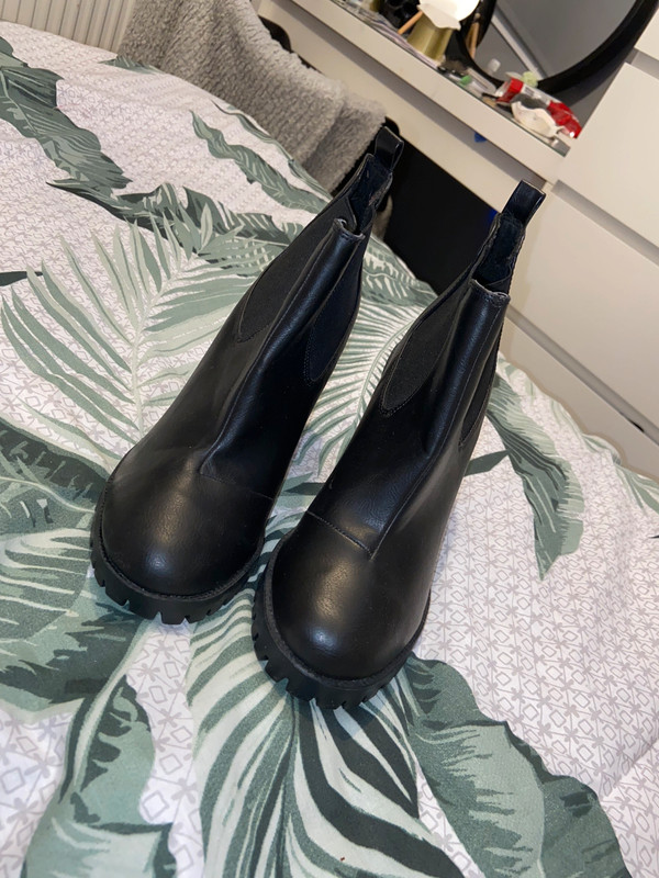 Primark black sale heeled boots