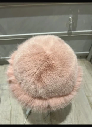 Pinkish winter faux fur hat, brand: NO LABEL, condition: New without tags, size: M, £3.00, £3.85 includes Buyer Protection