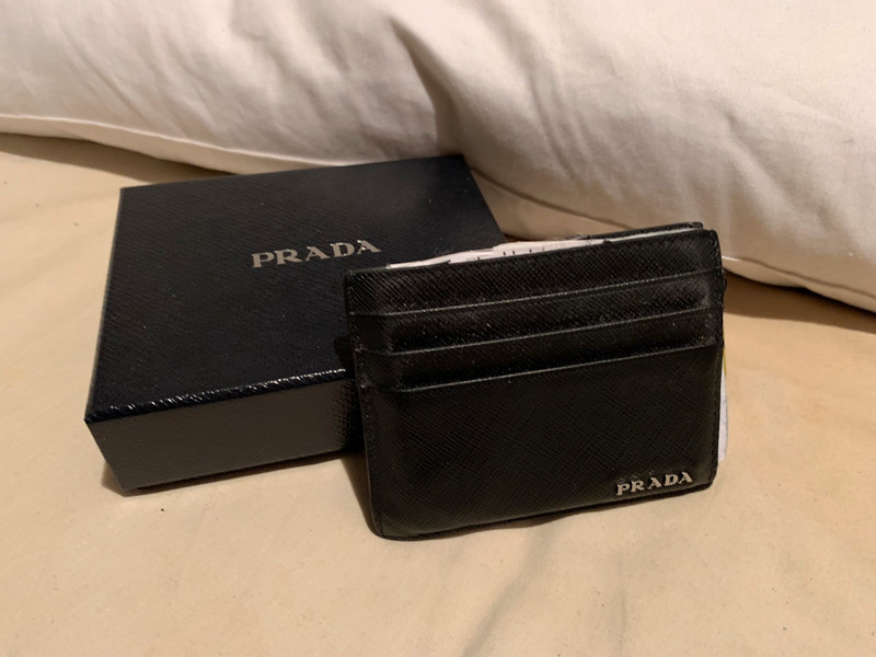 Porte-cartes Prada noir et gris - Vinted