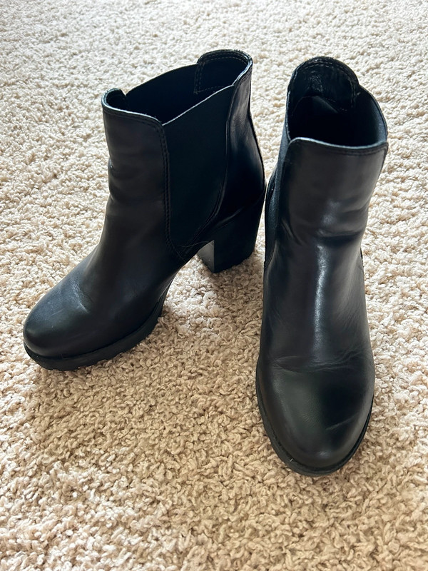 Black leather ankle boots, size 37 1