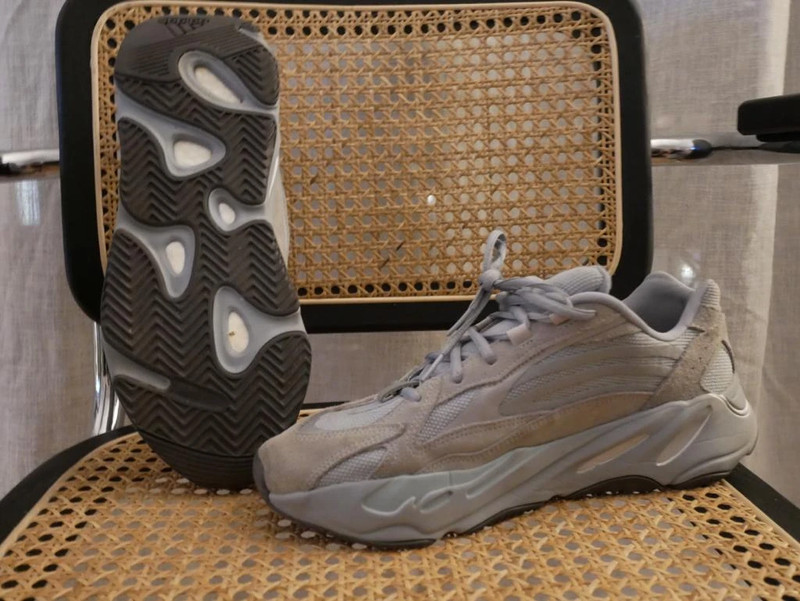 Yeezy 700 V2 Hospital Blue - Vinted