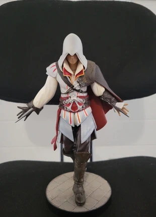 Assassins Creed 2 Ezio Auditore Statue, marca: Assassin's Creed, estado: Bom, €50.00, €53.20 inclui Proteção do Comprador
