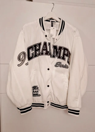 College Jacke oversize, marke: H&M, zustand: Neu, mit Etikett, größe: L / 40 / 12, 29,00 €, 31,15 € inklusive Vinted-Käuferschutz