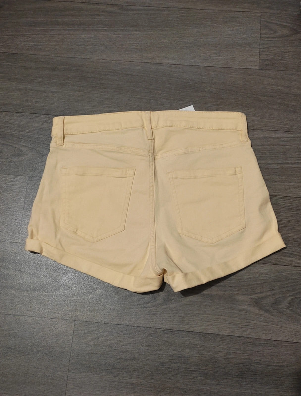 Short jaune clair 3