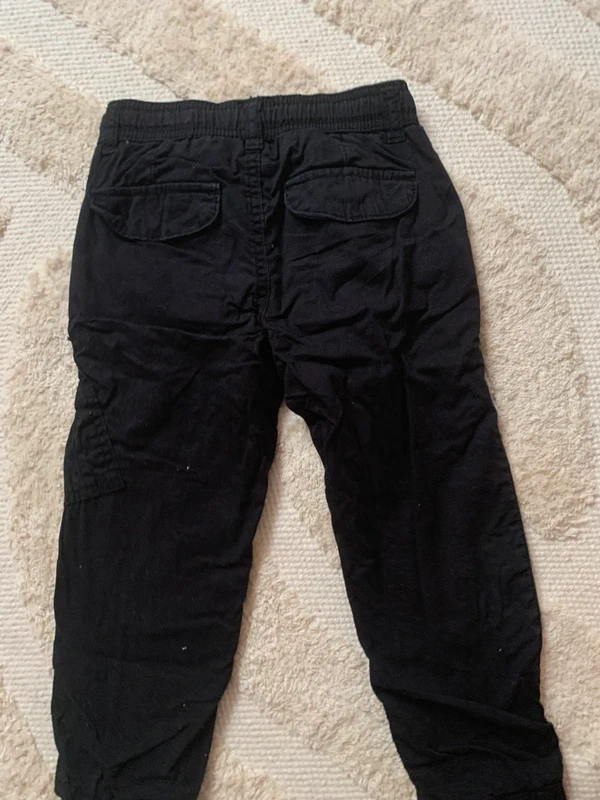 Pantalon cargo noir – Taille 104 cm ( 4 ans) - photo numéro 2