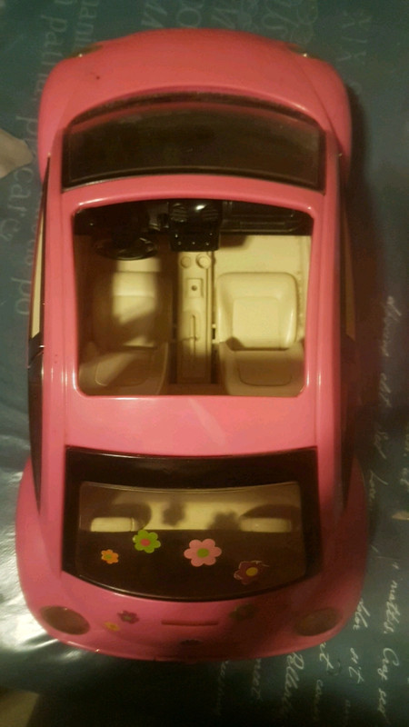 Voiture shop coccinelle barbie