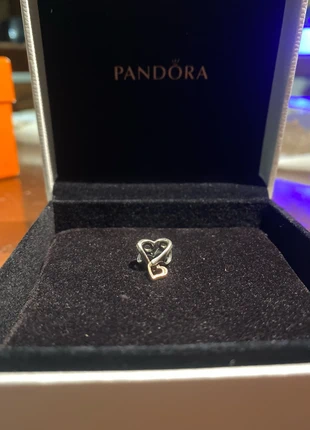 Charm Openwork Cuore Infinito "Family is Love", marque: Pandora, état: Neuf sans étiquette, 10,00 €, 11,20 € Protection acheteurs incluse