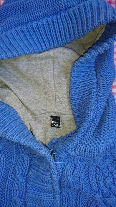 Gilet tricot bleu avec capuche  3