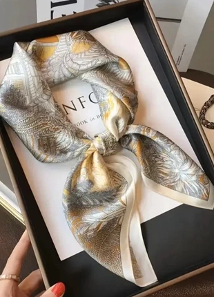 Accessoires foulard satiné 🎁, estado: Novo sem etiquetas, €4.50, €5.43 inclui Proteção do Comprador