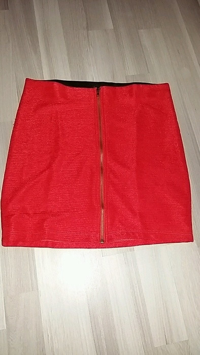 Jupe rouge taille S 1