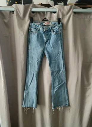 Jean bleu clair cropped flare jennyfer taille 32, brand: Jennyfer, condition: Very good, size: XXS / 32 / 4, €3.00, €3.85 includes Buyer Protection