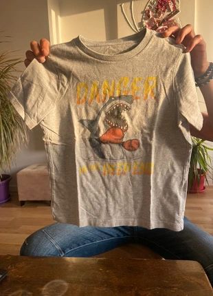 T shirt gap gris , brand: GAP, condition: Very good, size: 6 years / 116 cm, €1.50, €2.28 includes Buyer Protection