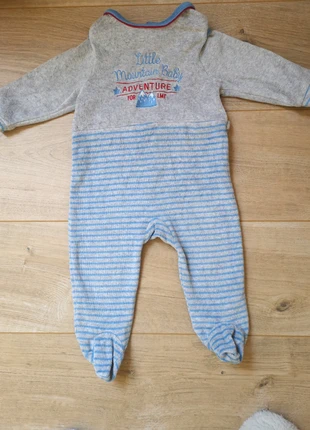 Pyjama , merk: Tissaia, staat: Heel goed, maat: 6-9 maanden / 68 cm, € 2,00, € 2,80 inclusief Kopersbescherming