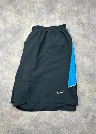 Short Nike | Taille L | Couleur Noir, marque: Nike, état: Très bon état, taille: L, 8,00 €, 9,10 € Protection acheteurs (Pro) incluse
