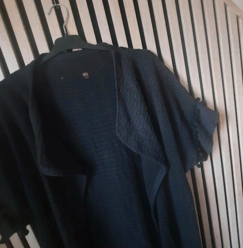 Grande veste gilet poncho longue en maille fantaisie. - photo numéro 3