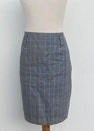 Vintage knee office grey skirt with opening on the back size M, brand: Vintage Dressing, condizioni: Ottime, taglia: M / IT 42 / EU 38, €8.00, €9.10 include la Protezione acquisti