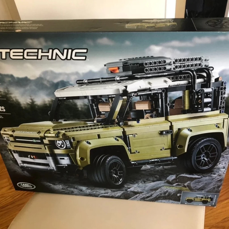 LEGO Technic Land Rover Defender 42110 