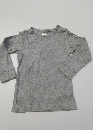 Haut gris, marca: H&M, estado: Muito bom, tamanho: 18-24 meses / 86 cm, €3.00, €3.85 inclui Proteção do Comprador
