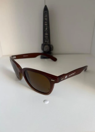 Lunette de soleil Vuarnet marron degradé marron claire grand verre, merk: Vuarnet, staat: Goed, € 110,00, € 116,20 inclusief Kopersbescherming