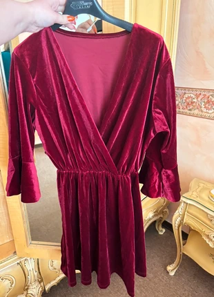 Vestito di velluto rosso , marke: Vintage, zustand: Neu, größe: Einheitsgröße, 9,00 €, 10,15 € inklusive Vinted-Käuferschutz