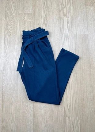 Pantalon ceinturé bleu marine fille Okaïdi - 12 ans, marque: Okaïdi, état: Très bon état, taille: 12 ans / 152 cm, 6,00 €, 7,00 € Protection acheteurs incluse