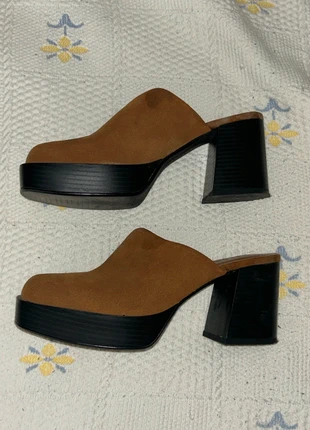 Zuecos de ante, marca: Pull & Bear, estado: Muy bueno, tamaño: 37, 9,00 €, 10,15 € Protección al comprador incluida