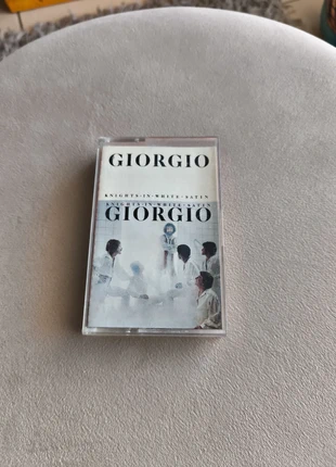 K7 Giorgio knights in white satin, zustand: Gut, 5,00 €, 5,95 € inklusive Vinted-Käuferschutz