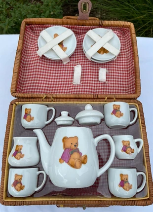 Service à thé miniature dans son panier en osier, marque: Vintage, état: Bon état, taille: 8 ans / 128 cm, 35,00 €, 37,45 € Protection acheteurs incluse