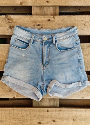 Pantalón vaquero corto, marca: Local, estado: Muy bueno, tamaño: XS / 34 / 6, 5,00 €, 5,95 € Protección al comprador incluida