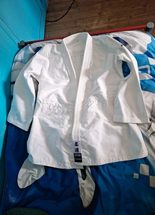 Kimono Outshock taille L adulte, marca: Outshock, estado: Muy bueno, 40,00 €, 42,70 € Protección al comprador incluida