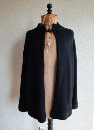 Zwart vest met houtje touwtje sluiting, merk: Share, staat: Heel goed, maat: S / 36 / 8, € 10,00, € 11,20 inclusief Kopersbescherming