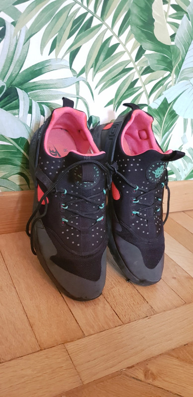 Nike clearance huarache hologram