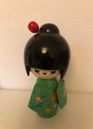 Poupée japonaise kokeshi, marque: Kokeshi, état: Très bon état, taille: Taille unique, 15,00 €, 16,45 € Protection acheteurs incluse