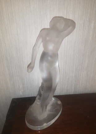 Sculpture en cristal Lalique femme, marque: Lalique, état: Très bon état, 410,00 €, 431,20 € Protection acheteurs incluse