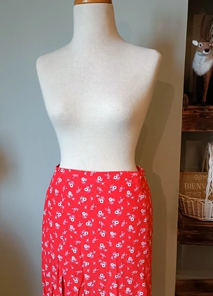 Jupe à fleurs rouge et rose, brand: Stradivarius, condition: New with tags, size: XS / 34 / 6, €2.00, €2.80 includes Buyer Protection