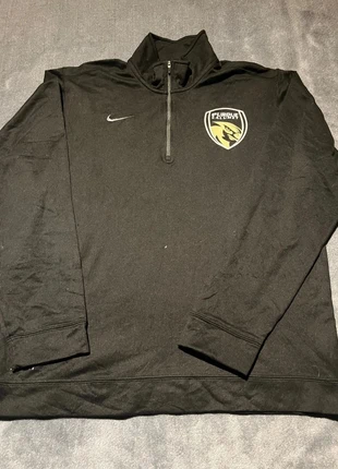 Haut Nike noir avec zip taille M, marque: Nike, état: Très bon état, taille: M, 14,40 €, 15,82 € Protection acheteurs incluse