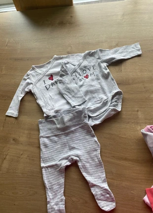 Babyset Neugeborenes weißgrau, marke: H&M, zustand: Sehr gut, größe: 1-3 Monate / 56, 5,00 €, 5,45 € inklusive Vinted-Käuferschutz
