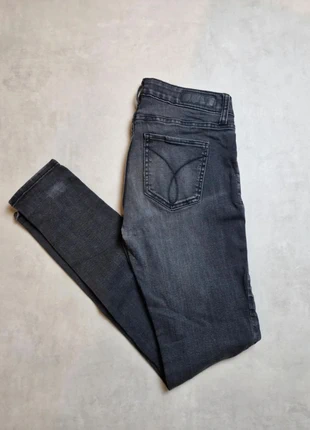 Jean skinny Calvin Klein Jeans gris foncé stretch - Femme - Taille US 4 / FR 36, marque: Calvin Klein, état: Très bon état, taille: S / 36 / 8, 18,00 €, 19,60 € Protection acheteurs incluse