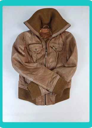 Blusão em Pele para Mulher Stradivarius – Size S – Muito Bom (Casual Leather Blazer), marque: Stradivarius, état: Très bon état, taille: S / 36 / 8, 39,00 €, 41,65 € Protection acheteurs incluse