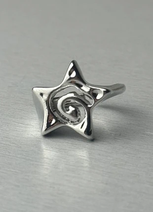 Jolie bague étoilée en acier inoxydable, marque: CHROME, état: Très bon état, taille: Ajustable, 10,00 €, 11,20 € Protection acheteurs incluse